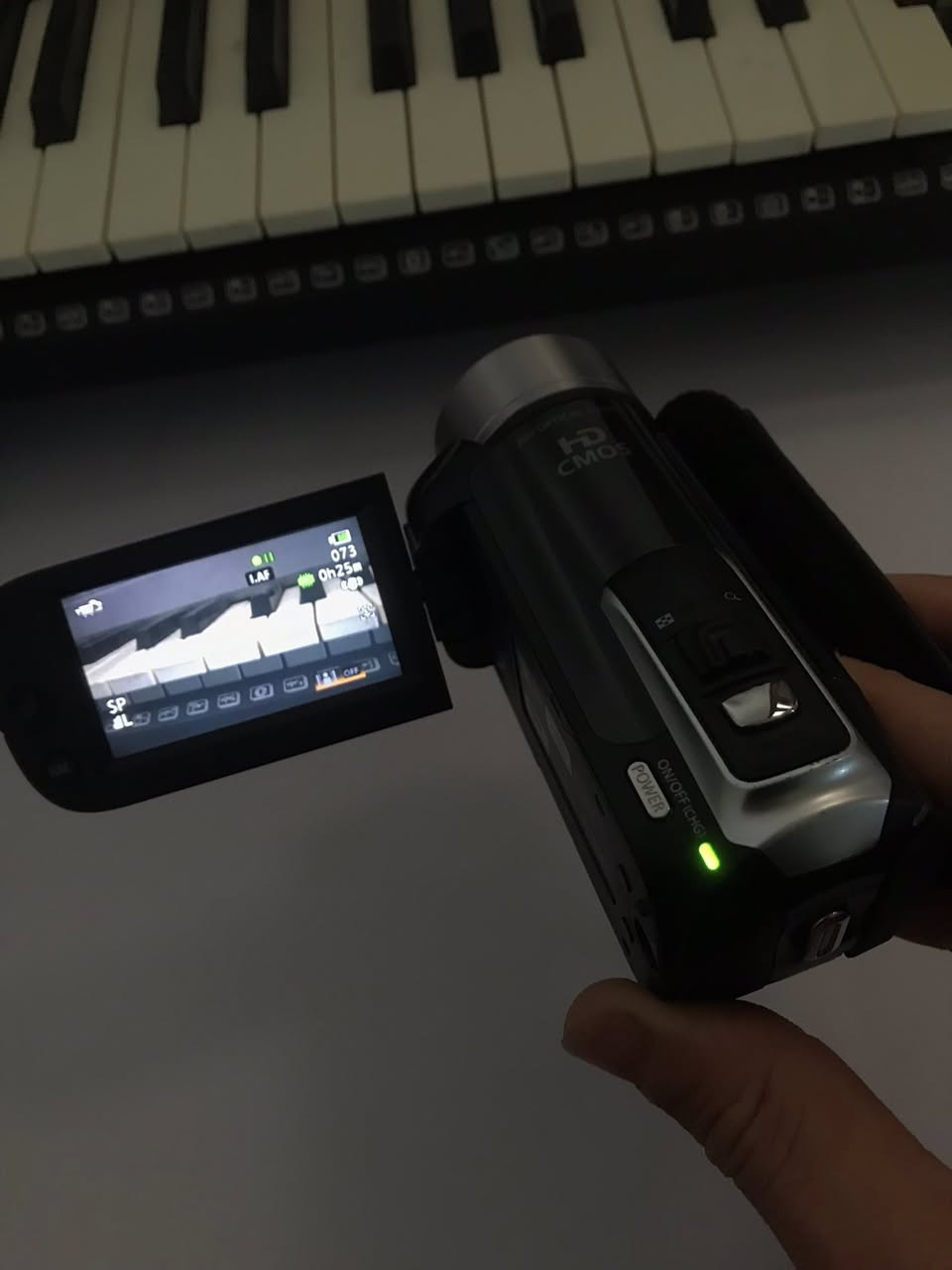 كاميرة كانون 1080. فول ج دي 60 فريم 
نضيفة كلش  قيم ب الي يفيدك و بالعافية


**إذا كنت صاحب هذا الإعلان وتريد حذفه لأي سبب، رجاءا أرسل رسالة إلى الدعم الفني**