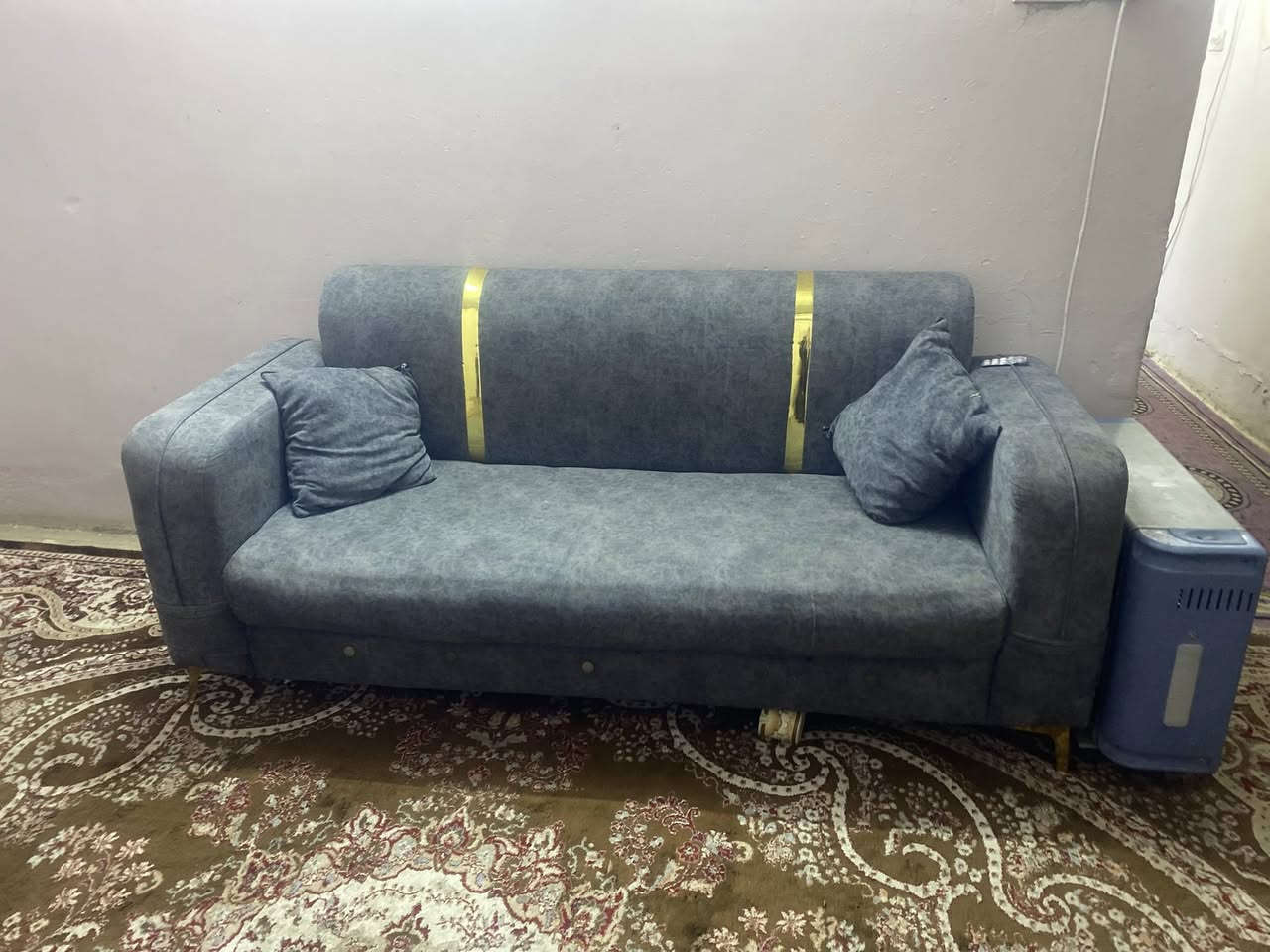 ٨ مقاعد وعندي توصيل ***********
