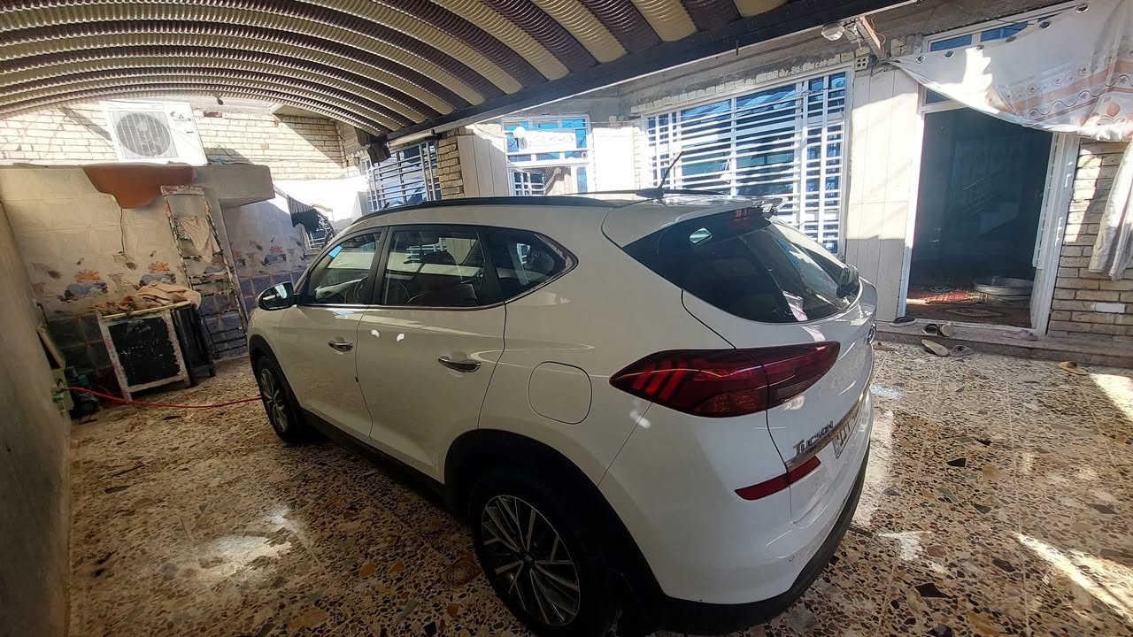 السلام عليكم توسان موديل 2019 مقهوله كفاله عامه سياره فول واحد على واحد القاصد سياره مكانها بغداد سعر السياره 200 بيها مجال قليل على رقم الهاتف***********
