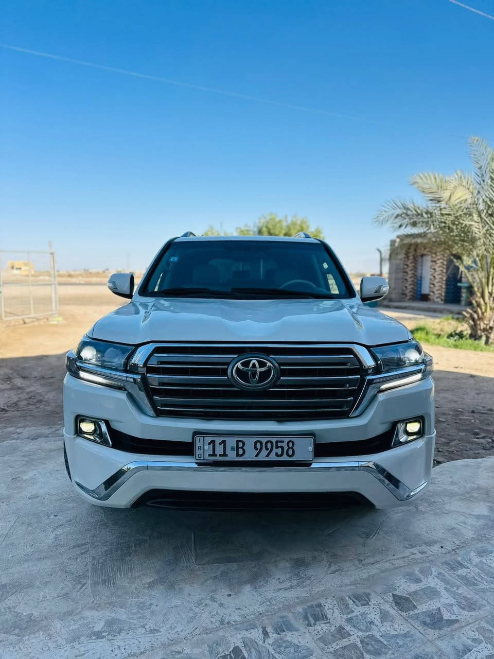 سلام عليكم لاندكروز  ١١ ستينيه معروفه مواصفات الستينيه محدثه ١٧ كامل بيهه طخه بل بجم لا لغود ولا شواطي السياره مصبوغه قطع التحديث مكينه وكير مكفولات مكينه ٦ سلندر هزه ورقم جديد رقم دولي السعر ٢٧٥ وبيهه مجال قليل غير متواجد على الفيس مكاني بغداد ***********  👍***********
