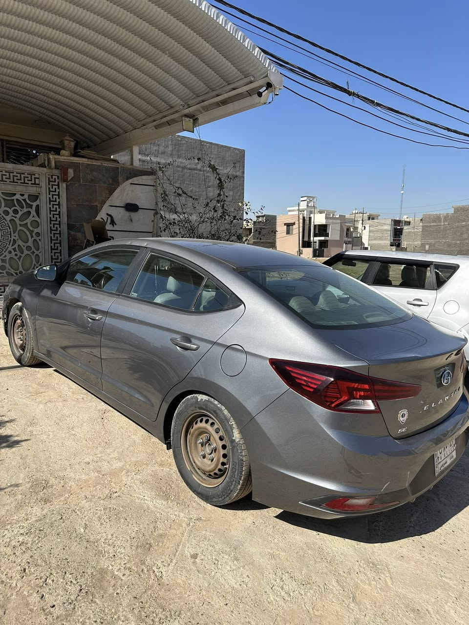 السلام عليكم
النترا 2019 
محرك 2000
ضربتها جاملغ الايسر نفسه معمر ومصبوغ
ليبل واحد بدون ايربالك 
مواصفات عاديه 
مكاني بغداد ***********
135 سعرها 
مكلف بل نشر حبايب 🩶
