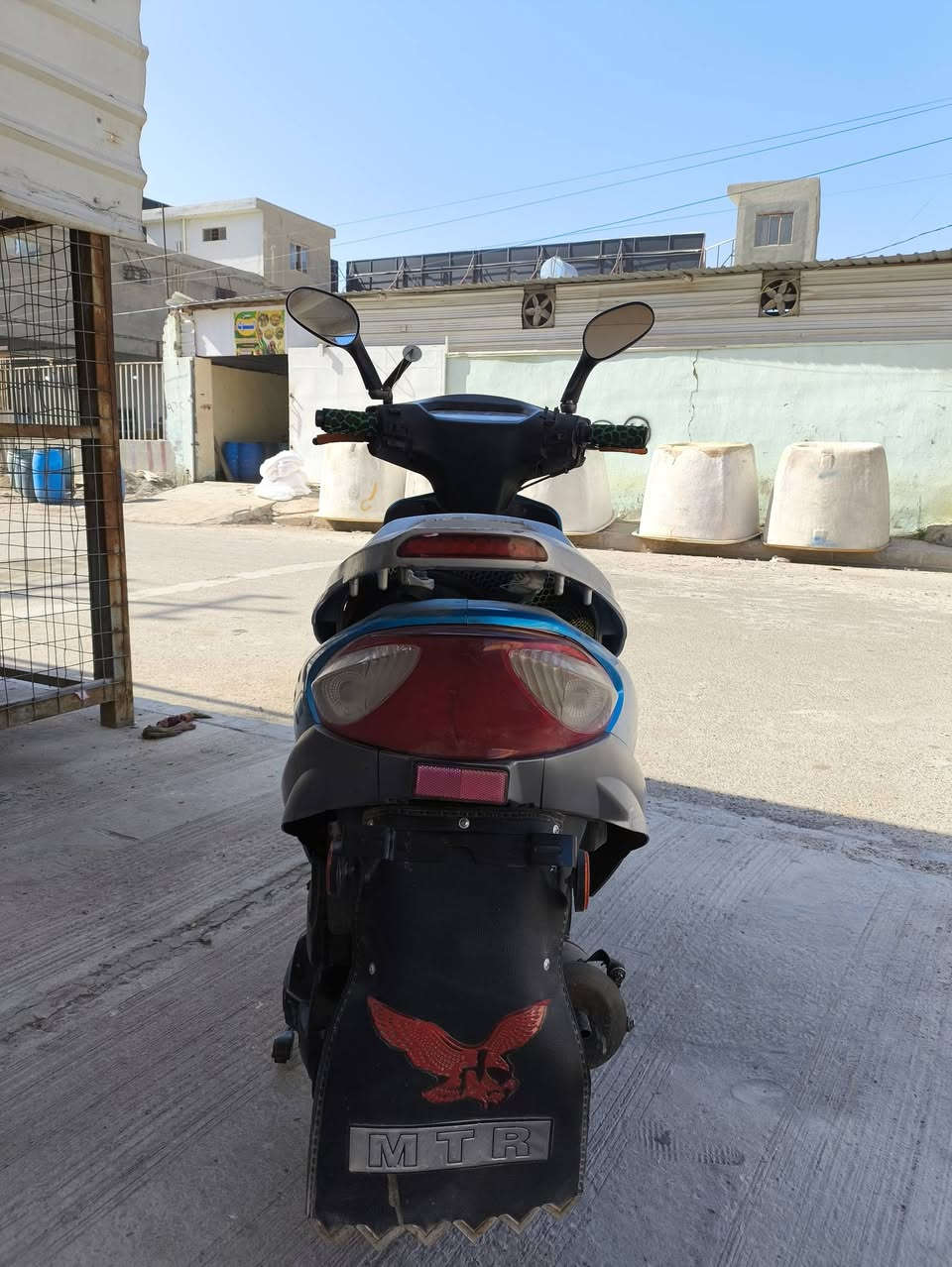 السلام عليكم دراجه سايم ابو عيون شغال كامل كهربائيات شغاله
السعر 400 وبي مجال


**إذا كنت صاحب هذا الإعلان وتريد حذفه لأي سبب، رجاءا أرسل رسالة إلى الدعم الفني**