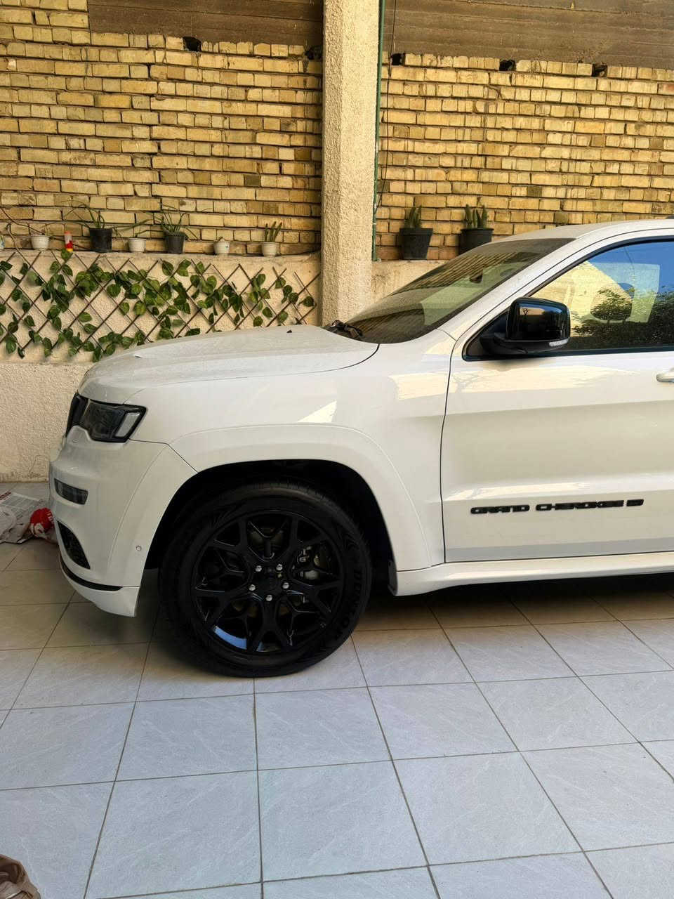 جيب فئة S موديل 2022 وكالة هارلم
 فول مواصفات رادار امامي داخل احمر بلادي
كفالة عام بشرط لحمدالله 
تاير دلوب جديد صدر جديد وكالة بدون نقص برغي ماشيه 40 كيلو او 27Mi وقابل للزياده
السياره على ايدي من الوكالة اني مطلعها 
 رقم اربيل بأسمي شرط التحويل 
(السياره بيه ملاحظه فتح باب خلف ساىق من الشركة من شركة هارلم بشرط لا مبدل لا صبغ لا رصعه بشرط
يعني من اخذته كالو مفتوح برغين تطبيك فقط)  

اي استفسار التواصل على الرقم ..
***********
***********
