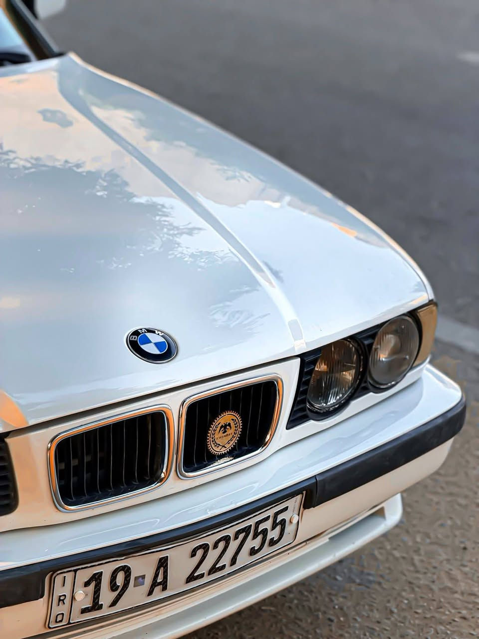 السلام عليكم من رخصت الأدمن المحترم…
صلوا على محمد😍
BMW525i((1990))🤍..
بي أم دبليوا موديل ١٩٩٠ فئة ٥٢٥ أصل مسكر وارد امريكي مكفولة كفالة عامة من الضربة والتبديل وحتى البااارد السيارة جاهزة ونضيفة كلشي بيها بلادي حلوه  فقط صبغ جمالية بسبب شخوط وجراد بدوون دااخل اي داخل مابيها عليهاا ادامة كااملة كير مكينة حدادية كلة جااهز عليهاا مواصفات فووول ١/١..
فتحه ((سلايت)).
مكينه مسكر فانوس.
ويل خلية الأصلي.
نضام APS.
قطعتين تبريد.
كراسي جلد.
سنتر لوك+ريمونت.
كود حماية Protection code.
دبل أيرباك.
3 أنضمة قيادة (سبورت،نورمال،أيكو).
سستم صوت كامل من نوع BOSE+دمامات
وبعد بيهاا هواية مواصفات السيارة جاهزة وكاملة 100% بل أضافة عليها طبقة حماية((نانو سيراميك)) رقم كربلاء مميز دولي تريد وكالة تريد تحويل بلي يعجبك السعرررر((60)) وبيهااا مجاااال……. 🤍
للأستفسار:***********
مكاني بغداد
