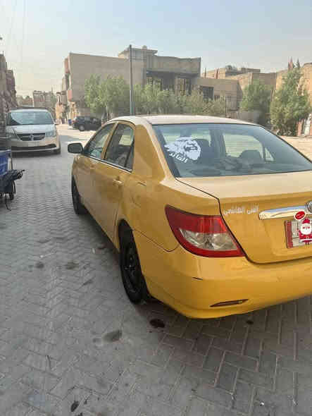 سيارة مستعجل عالبيع BYD F3 2010
بسمي تحويل ثاني يوم 
السعر    29  قفل 
مكينة مسيوبوشي ياباني
تبريد شغال والسيارة جاهزة كلها
العنوان مدينة الصدر 
اتصل
***********
