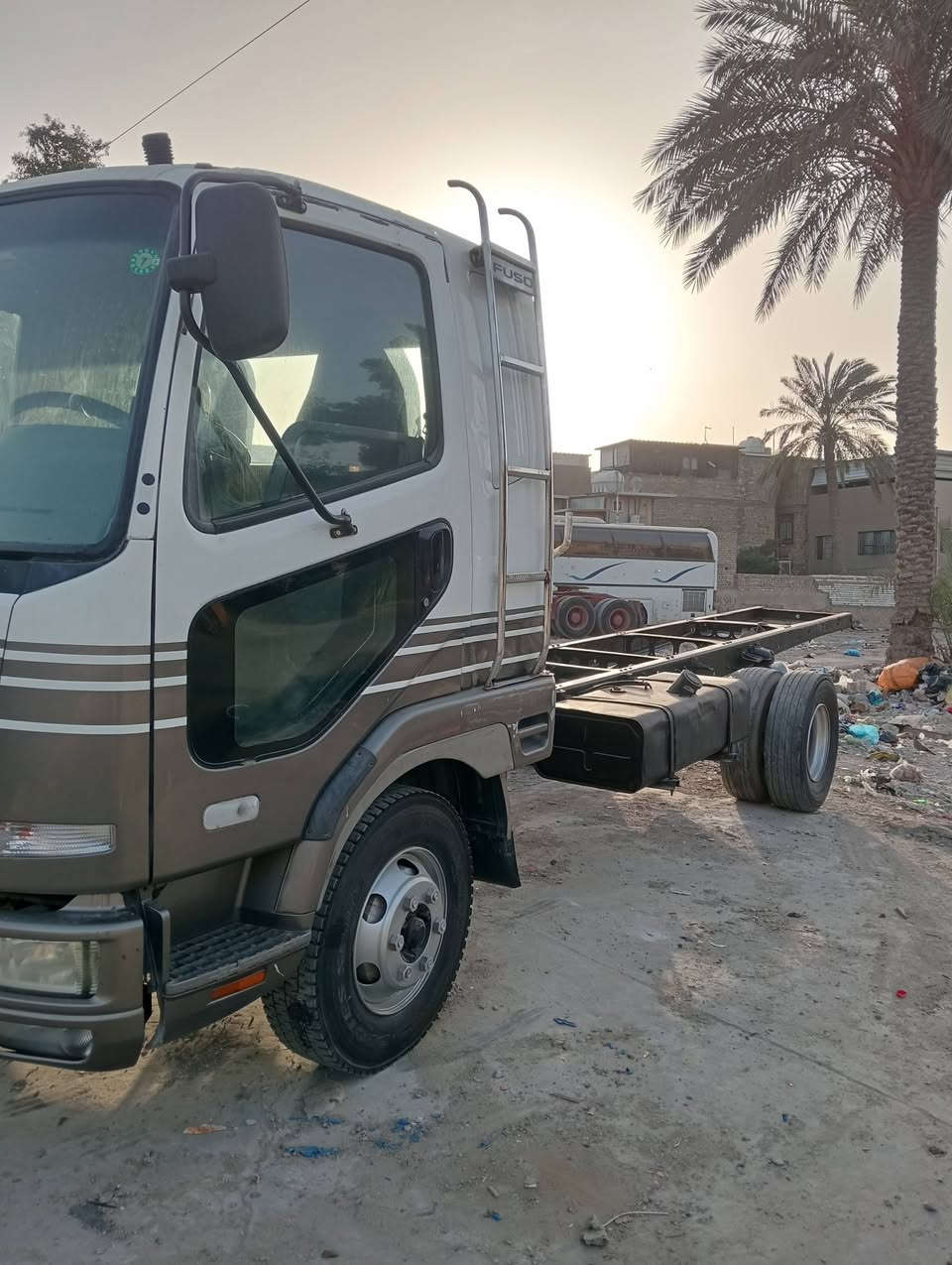 سلام عليكم فوسه بزون مديل 1995 رقم لانبار سيار جديد معروضه 185 وبيها مجال رقم تليفون ***********
