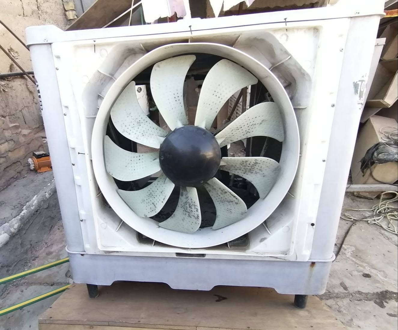 للبيع مبرده كبيره باكستانيه مستعمله نضيفه  شركه العالميه سرعة 100 السعر 800000 الف استفسار  ه 
*********** المكان بغداد العامريه
