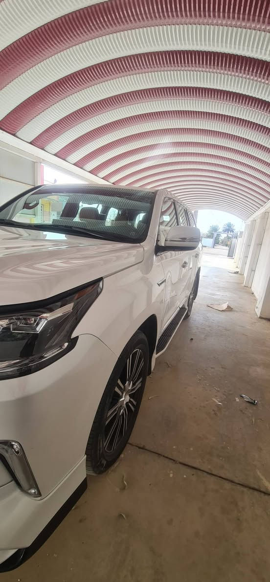 لكزز سوبر سبورت موديل 2021 (LX 570s) السيارة مكفولة كفالة عامة من اي ضرر  محرك( 8) ماشي 29الف فقط سيارة جديدة بحالة الشركة زيرو فول مواصفات معروف الكزز سعر وتفاصيل اكثر ***********
