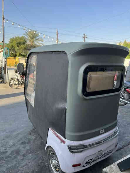 تكتك شحن للبيع 
جديده جداً جداً 
السعر مليونين و100 الف 
2 مليون و100 الف 
مكاني بغداد 
***********
