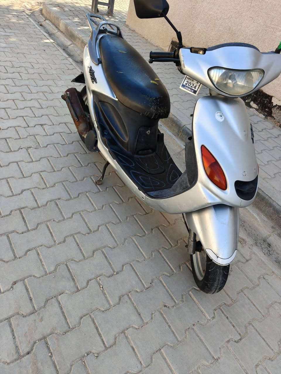 دراجه اكزس 100 كامله من كل شيء وجديده كهربائيات سلف هندر كلها شغاله عنواني حله مركز الاستفسار هذا رقمي *********** دراجه سعرها 500
