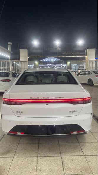 السلام عليكم 

____________________

Destroyer BYD 05💥توفر لدى معرض الزاد 

موديل ☑️2025 ☑️ بي واي دي دستروير 

🟩السعر : 🔥🔥19,000,000🔥🔥مليون 

السعر شامل الدلالية ✔️🙋🏻‍♂️

 

سيارة سيدان مدمجة بنظام هايبرد🔥 PHEV 

تجمع بين محرك بنزين هايبرد   بلكن ومحرك كهربائي

أبرز المواصفات :

بطارية ليثيوم فوسفات تدعم الشحن السريع

شاشة دوّارة 12.8 إنش بنظام ملاحة وتحديثات OTA

نظام صوتي بـ6 مكبرات صوت + ميزة الكاريوكي

حساسات وكاميرا خلفية – مثبت سرعة – مقاعد جلد  ابيض رياضي 

تصميم خارجي عصري بمصابيح LED ومقصورة عازلة للصوت

 

المواصفات 

حساس خلفي 

شاشة دوارة 

كامراة خلفية دوارة 

اوتو هولد

هند بريك بصمه 

تشغيل السياره بصمه مع كارت دخول ذكي

مقاعد جلد 

لايت زينون 

لد نهاري LED

بك لايتLED

3انضمة للقيادة 

مانع تزحلق

مثبت سرعه 

تشغيل عن بعد 

شاشة ذكية تدعم جميع البرامج

 سعة الخزان 44لتر  اتمشيك 1200 كم 

العنوان /معارض البياع _الشارع الثاني _معرض الزاد

📞***********

📞*********** بغداد
