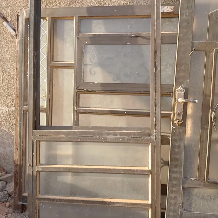 باب مع شباك جنح تزكام ٢ ملم للبيع  حله كراغول  الاتصال ***********
