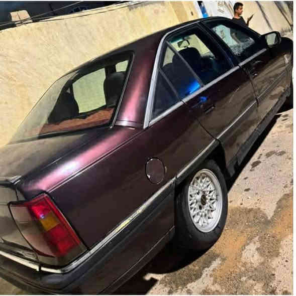 البيع سياره اوميكا  موديل 1991
لون أسود بذنجاني 
رقم كركوك 
مشروع وطني تحويل ثاني يوم 
سنوي لحد 2028
مواصفات سقف سلايت و جام كهربائي تخم تاير جديد وصدر جديد كير ومحرك بلادي
رقم موبايل *********** رقم صاحب سعر 34 شرط تاخذ
