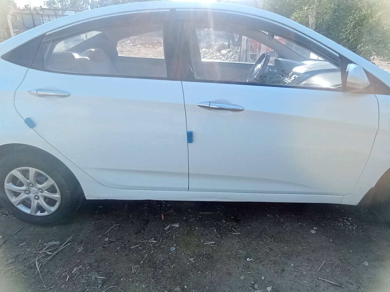 اكسنت خليجي ابيض اللون مكينة 1600دوش موديل 2014 رقم
جديد سنوية جديدة  ما ساقطة رقم انكليزي 
السونار السيارة موجود 
مكينة جديدة ما بيه اي بخار 
حدادية نفض 
تبريد شخال 
ما ناقصة برغي 
چاملغ تبديل أمامي جهة السائق بدون دواخل والدوار الخلفية بيهن صبغ وبيهة باب اربع قطع فقط 
مكان السيارة بابل 
مالك الشرعي في بابل 
الرقم: *********** 
السعر: بشدة وبيهة مجال
