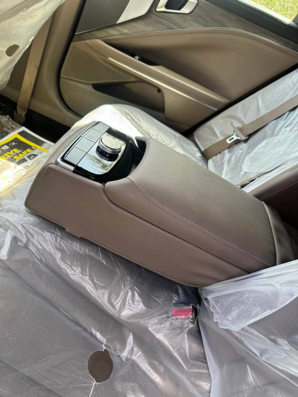 السلام عليكم 

كيا كادنزه 2023 

فول واحد على واحد 

مكفوله كفاله عامه 

ماشيه 36الف حقيقي 

سياره بيه هواي مواصفات 

مكينه 6 سنلدر حلوه

سياره مل بيت جديده 

رقم اربيل بسمي جديد 

مكان سياره بغدادالسيديه
الهاتف
*********** Colombo, Sri Lanka
