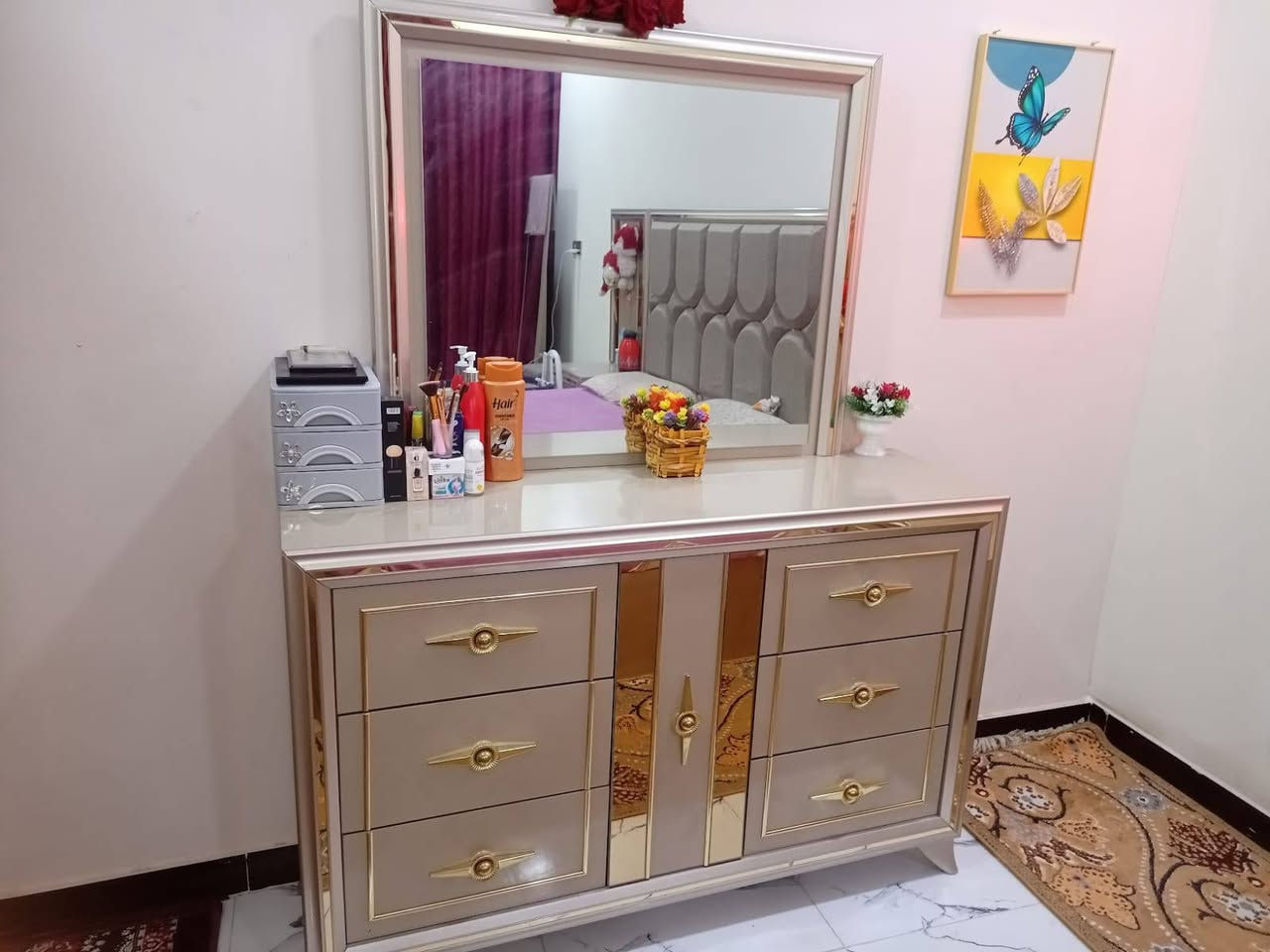 سلام عليكم غرف نوم للبيع ماليزي صاج تركي نوع الثقيل نضافه 99٪100صارلهة تقريبن 6اشهر بعدهي بضمانهة ***********
