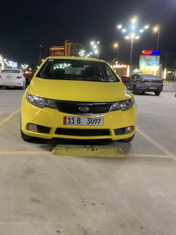 سلام وعليكم
فورتي موديل ٢٠١٣ وارد امريكي 
سيارة خير من الله مابيها اي نواقص مكينة كير صدر تخم تاير سيارة جاهزة على اربعة وعشرين حباية
رقم انگليزي بغداد باسمي 
عنوان السيارة بغداد 
للتواصل ***********
