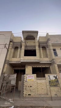 هيكل للبيع  مساحه ١٠٠/م  جبه ٦.٢٥ نزال ١٦ /م  .  ثلاث طوابق   ٤نوم    ...