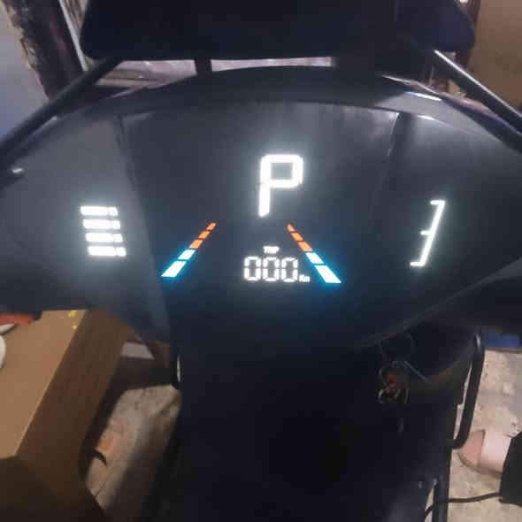 السلام عليكم دراجه شحن4نمر الدراجه بعدهي زيرو موديل 2025كفاله عامه السعر 750الف عنواني بغداد الحريه *********** ويها 2سويج ولبصمه الدراجه هاي 2شحنه لهاسرعتها 120
