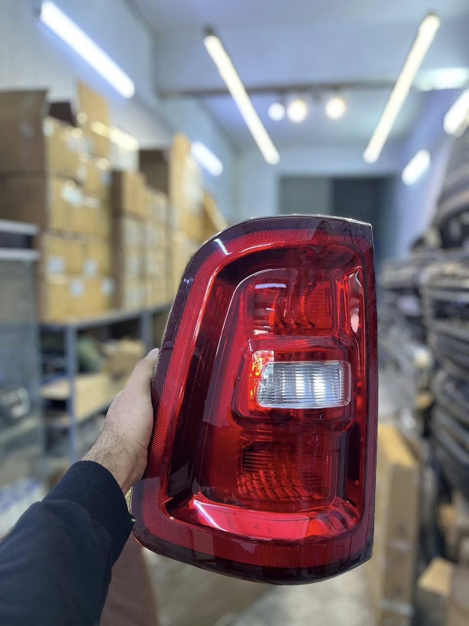 بدي كت للادوات وكماليات السيارات الامريكيه ✅
*********** 

وصل حديثا بك لايت DOOG RAM 20205✅

متوفر اسود (بلاك اديشن+ احمر ) ✅

متوفر توصيل جميع محافظات العراق 
***********ً
