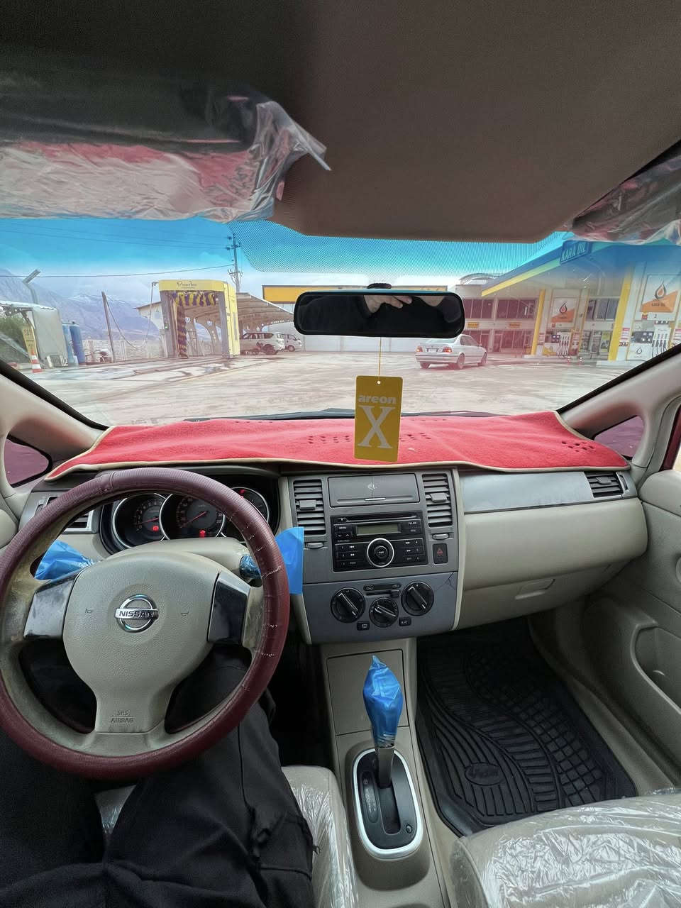 تيدا براوه ٢٠٠٩ناوزه رد كامل مه سره ف
جالو شوخت نيه كامل سمار ته وبؤليش كراوه 
رؤنى كؤراوه زؤر توندو تؤله 
جركه ى تيانيه 
هه موكيانى به شه رت 
ساردو كه رم مه زبوت 
ده عمو ليدراوى نيه 
٤٢ مه جال برايانه 
***********
***********
ده ربه نيخان
