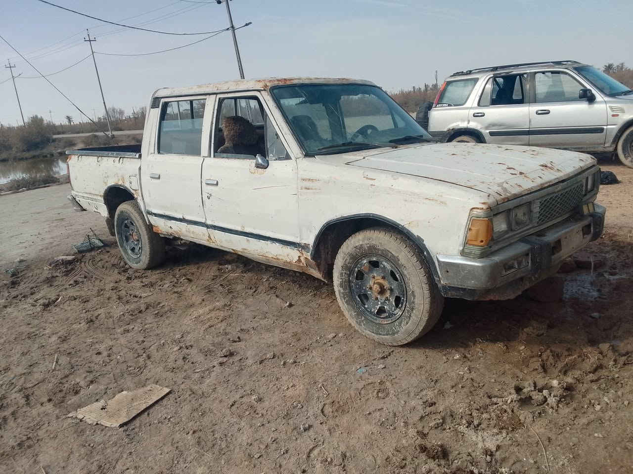 سلام عليكم سيارة البيع كير ومكين وتخم تاير رقم وسنوي بس مادل رعية العنوان البصرة  سعر9ورقات قفل***********
