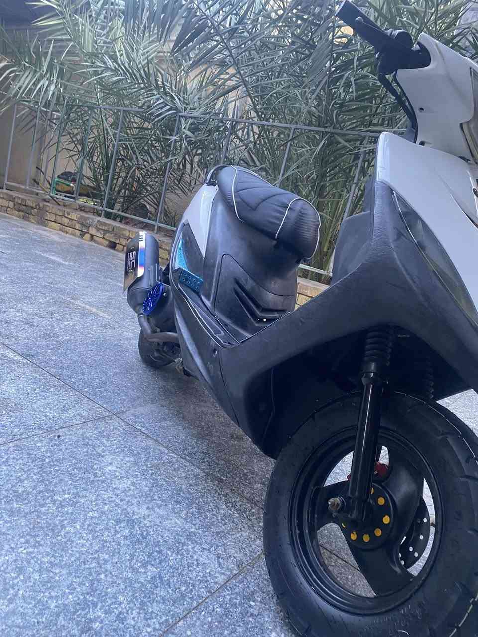 سلام عليكم ماكس عدله للبيع دراجه مفتوحه بوشه وراجعه عل بلاد كلجات رياضي WF فول شلعه ومعدل نقصه بس باتري سعره 600 وبيه مجال بسيط مكان بصره قضاء شط العرب  رقم ***********
