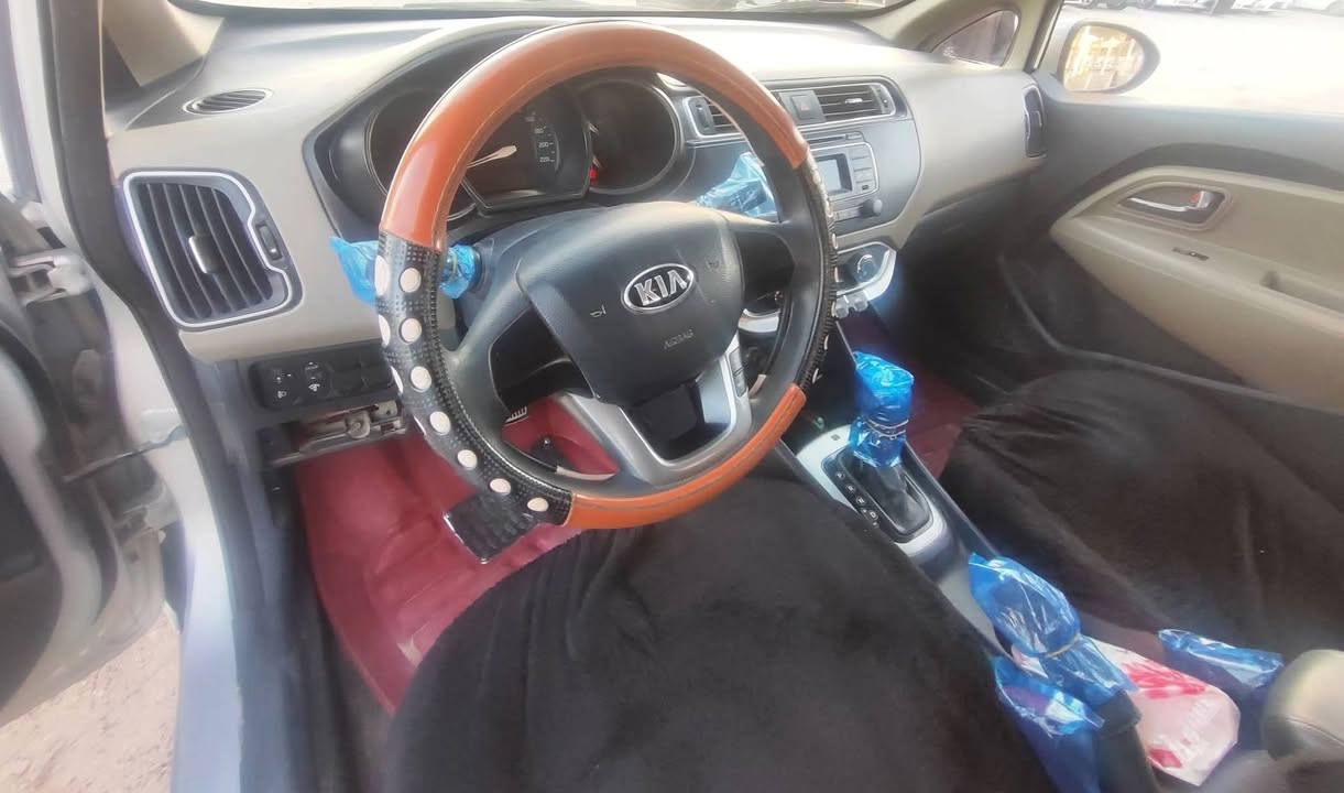 كيا ريو ٢٠١٦ خليجي رقم نجف بسمي مشروع وطني محرك ١٦٠٠ السيارة مكفوله من عده قطعه وحده والباقي كفاله جاهزه مكينه وكير وحداديه تخم تاير 
السعر 85 وبيها مجال مكاني نجف ***********
فقط بيع
