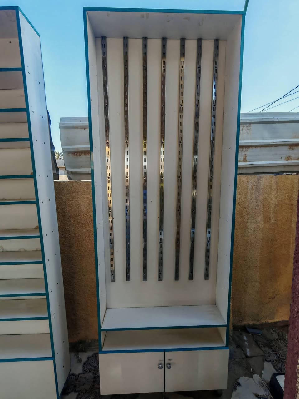 فاترينات عدد 3 للبيع
مع ميز
سعر الفاترينة الواحدة 50 الف وسعر الميز 75 الف
ابيعهن كلهن ب 225،000
المكان محافظة  ديالى قضاء الخالص،
*********** رقم واتساب.
