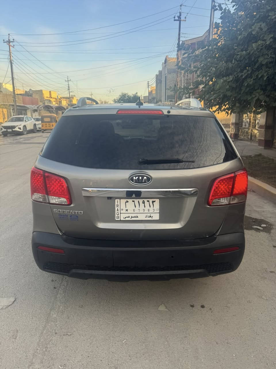 كيا سورنتو للبيع موديل 2011 وارد امريكي حادثهاسرقه جاملقات بدون دواخل بيها 3مكانات صبغ فول مواصفات واحد على واحد 6 سلند 7 راكب بصمه تشقيل بصمه ابواب كشنات جلد كهربات تتفىه تبريد شاشه كامره قماره بلرامه تحكمات رادرات بعد بيها مواصفات رقم بغداد مشروع وطني السعر 118 الاستفسار على الرقم *********** عنوان بغداد الرصافه

