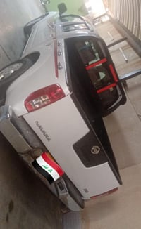 نيسان نيفارا ٢٠١٤ كفاله عامه  رقم شمالي سنويتها وكالتها وياه  فقط كردي...