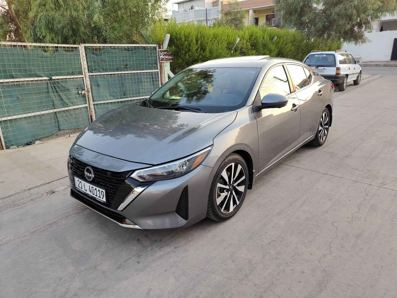 نيسان سنترا فول 1/1
مواصفات SV پلاس
كوشن جلد وتدفئه.....مقوت تدفئه .....5كامرات.....سلايد.... تحديد مسار... رادار جوانب و امام.....توقف ذاتي.....نقطه عمياء.....سياره ماشيه 12 الف جديد بمعنى كلمه

حادث سياره فقط باب صبغ جاملغ مفتوح نفسه شادي بدون دواخل بدون ارباك بجم وخلف كبس 
رقم شاصي و سونار منشور 
سعر 148بي مجال بسيط 
مكان كركوك 
الاتصال ***********
