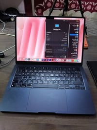 ماك بوك اير M2 • ٢٥٦جيجا • نظيف جدا