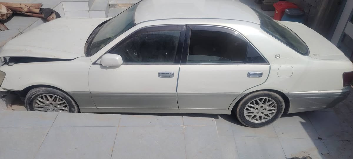 اسلام عليكم ملكه ٢٠٠٣ مكينه وكير مكفولات بيها كصتين مشتغلينها باجات متومه شغل مضبوط السياره دكمتين كرستال اصل البصره القرنه *********** ٣٠ وبيها مجال
