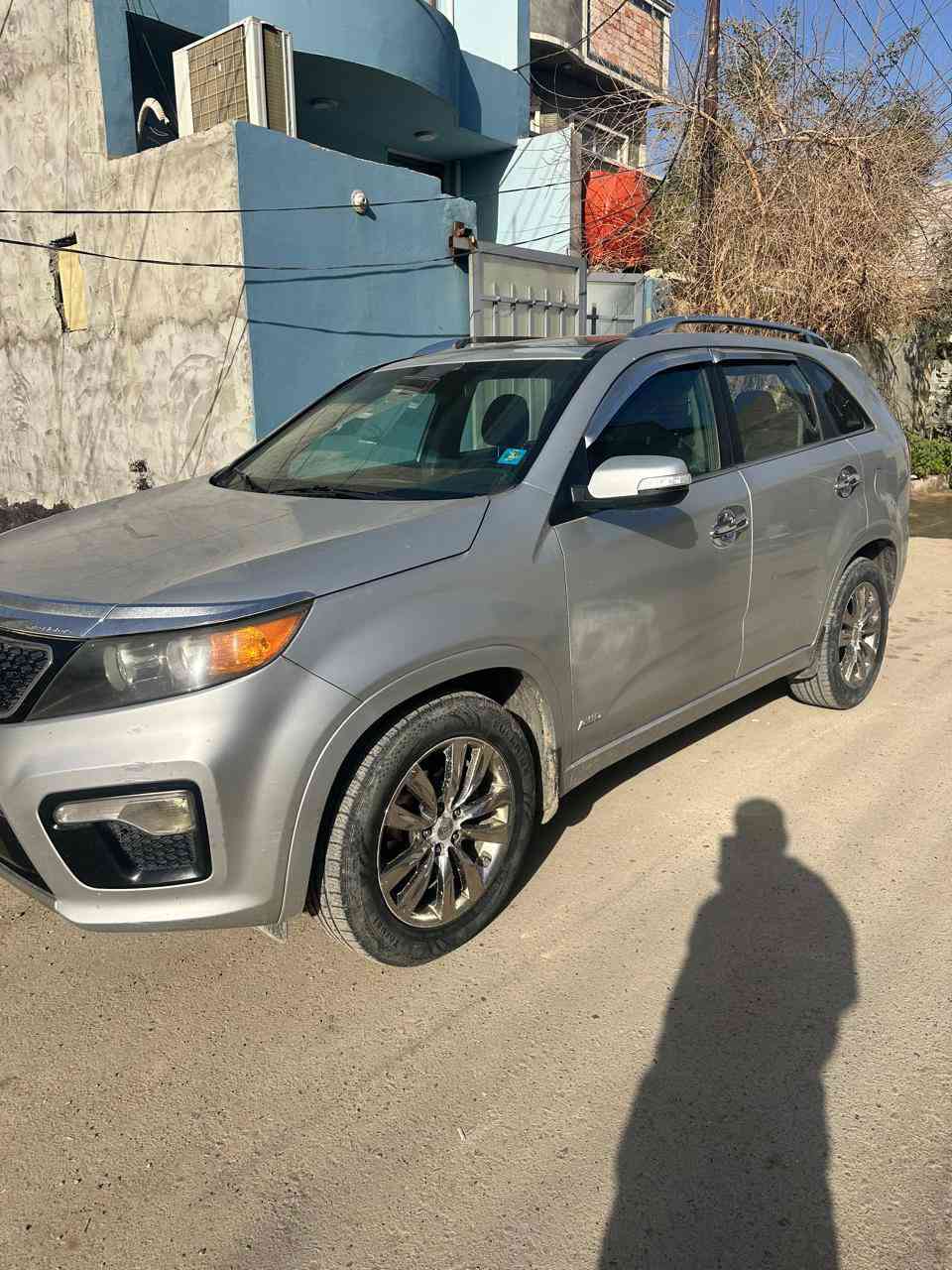 السلام عليكم
سورنتو 2011

XL

فول مواصفات

محرك 6سلندر

7راكب

فور ويل

كشنات كهرباء

كشنات جلد 

بانوراما

بصمه تشغيل

بصمه ابواب 

كشنات تدفئه

داخلها جلد اسود

السياره ليبل واحد 

صبغ بنيد بدون حادث وباب خلف السكن وشويه من باب السائق

***********

السعر135
