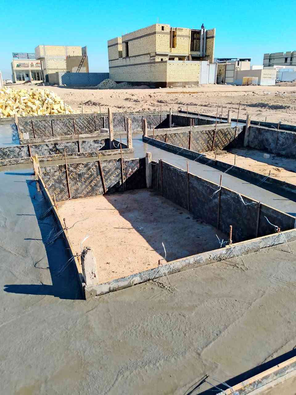 بناء هيكل بلوك  200 متر  سعر 25
بناء هيكل طابوك 200 متر سعر 35
شغل درجه اولى بصره فقط ***********
