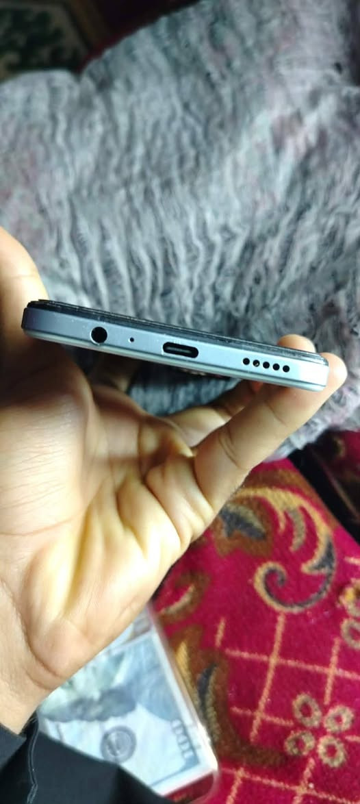 للبيع هونر x7b ب 135 ملحقاته كارتون + شاحنه. رقمي ***********
