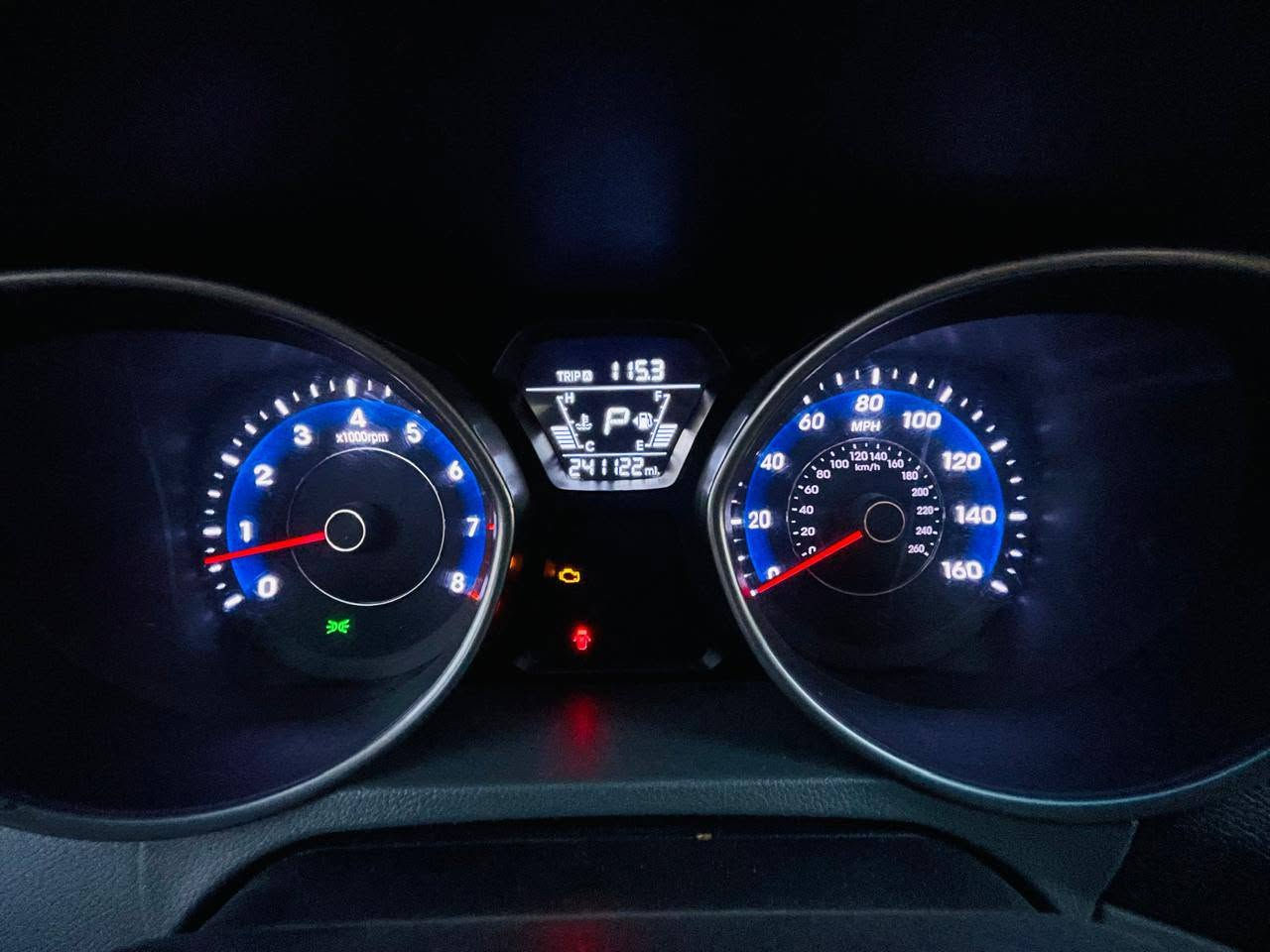 الانتره موديل 2016
وارد امريكي حادثه موضح بل صوره
وبل العراق رأس شاصي اليسره 
سياره بدون تبديل أي قطعه
كير محرك تبريد مكفولات 
سياره بيه منضومه  غاز
مكاني حي جهاد 
سعر 100ورقه وبيه مجال بسيط
تصال ***********
