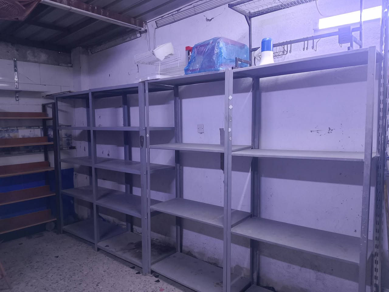 السلام عليكم ميوزه للبيع الجوزيات الواحد السعر50.000
والحديد 25,000 الواحد 
الاستفسار عبر الواتساب***********
