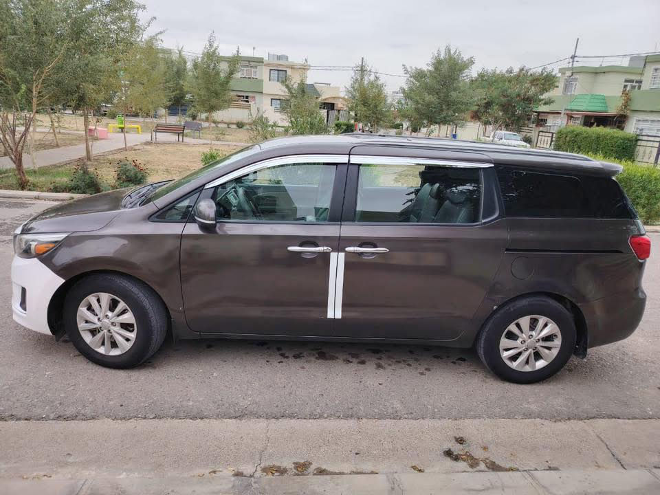 السلام عليكم
كيا سيدونا للبيع موديل ١٧ رقم دهوك السياره ضررها مرفق بالمنشور وهنا بالعراق محزميها اثر جراد السياره عليها غرامات مليون تنقص من السعر  
السعر ١٤٠ وبيها مجال شي بسيط 
للاستفسار***********
