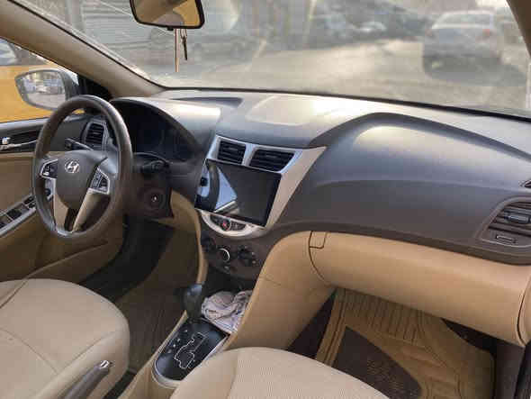 سلام عليكم سياره اكسنت مديل 2015سياره كفاله من الفتح والصبغ فقط بارد قليل بيه السياره كير محرك حداديه كله زين فقط التبريد عاطل وما مفحوص عطله شنو السياره مثل ماموضح امامكم بالتصوير كلش جديده السعر ١٠٨ورقه وبيه مجال للاستفسار ***********
