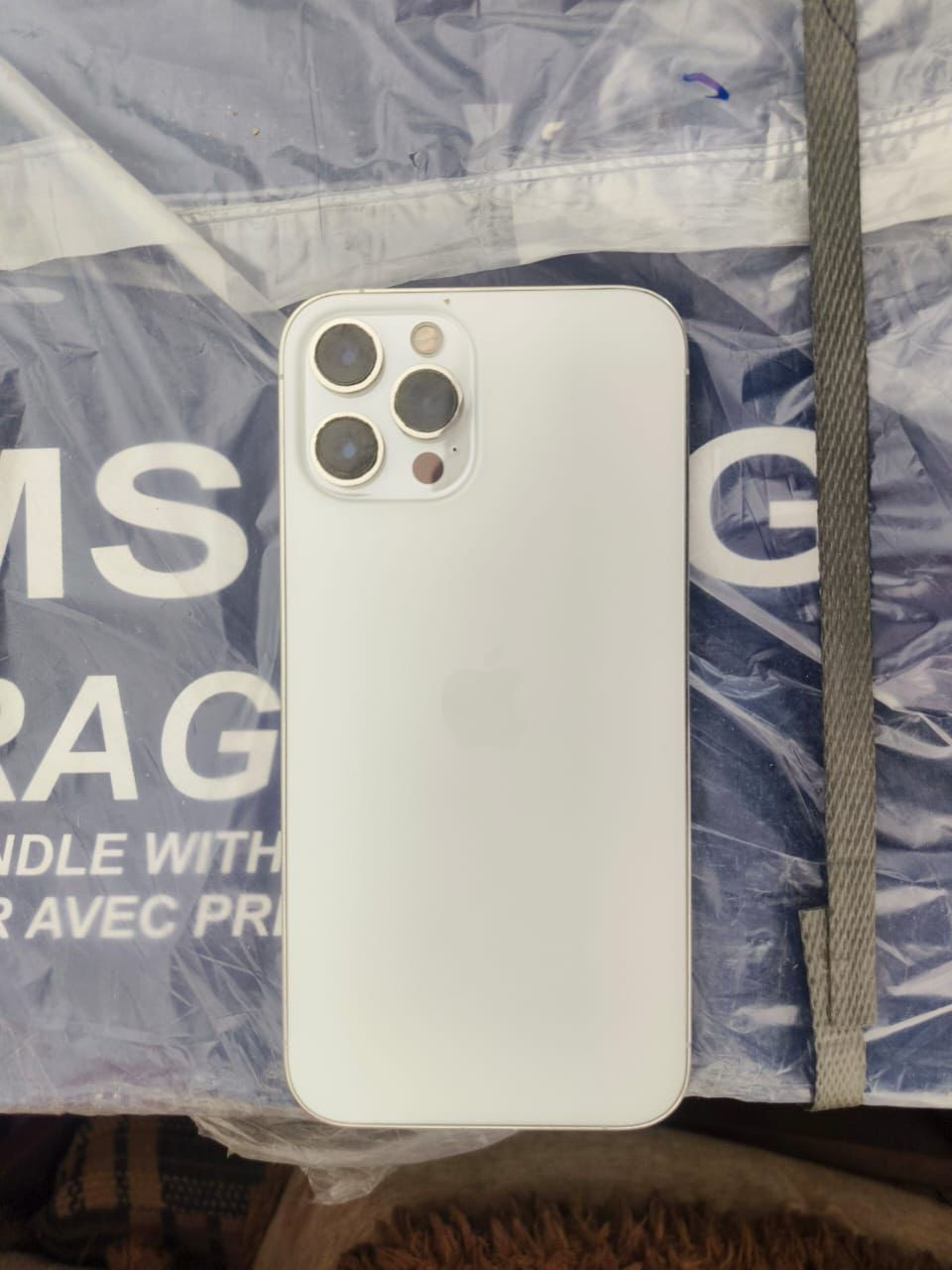 سلام عليكم جهاز  آيفون 12 ابرو ماكس شرط بطارية 77 الذاكره 256 لاستفسار اتصال ***********
