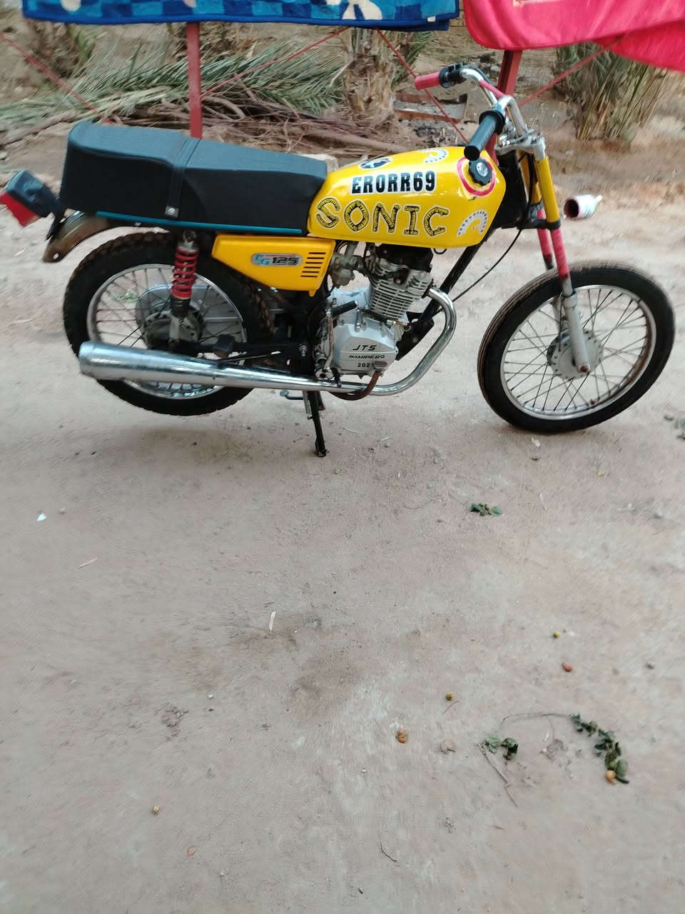 السلام عليكم دراجه للبيع 4 جير موديل 13 الدراجه كلك دراجه نظيفه وحلوه محركنا نامه مبروك السعر 450
هذا رقم موبايلي***********
