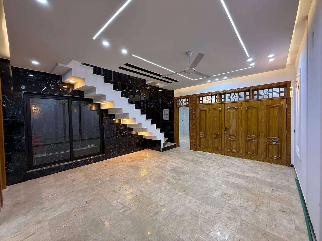 ‏‎‏‎دار للبيع او المراوس في النجف الاشرف
حي الجامعه
مساحه الدار  ١٦٠ م 
شارع ١٠ بناء درجه اولى vip
 طابقين ٤ غرف نوم
قرب المركز الصحي 

‏‎  للاستفسار مراجعة مكتب الدر او الاتصال ع الأرقام المذكورة 

***********ابو عباس العنتاكي 
يتوفر واتساب 

*********** حسين الاعسم 
يتوفر واتساب 

#نستقبل_عروضكم_العقارية_في_كافة_احياء_النجف_الاشرف_اهلاً_وسهلاً #followersreelsfypシ゚viralシfypシ゚viralシalシ #نستقبل_عروظكم_العقارية_في_كافة_احياء_النجف_الاشرف_اهلاً_وسهلاً #عقارات النجف, العراق
