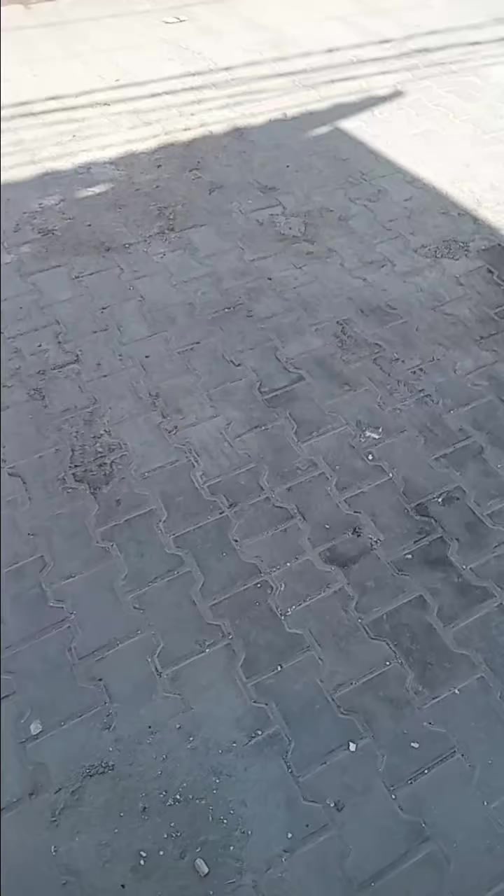 دار ١٠٠م صب كونكريت مسلح جدا نظيف  طابق واحد السعر ١٣٠ حي النصر  للاتصال ***********
