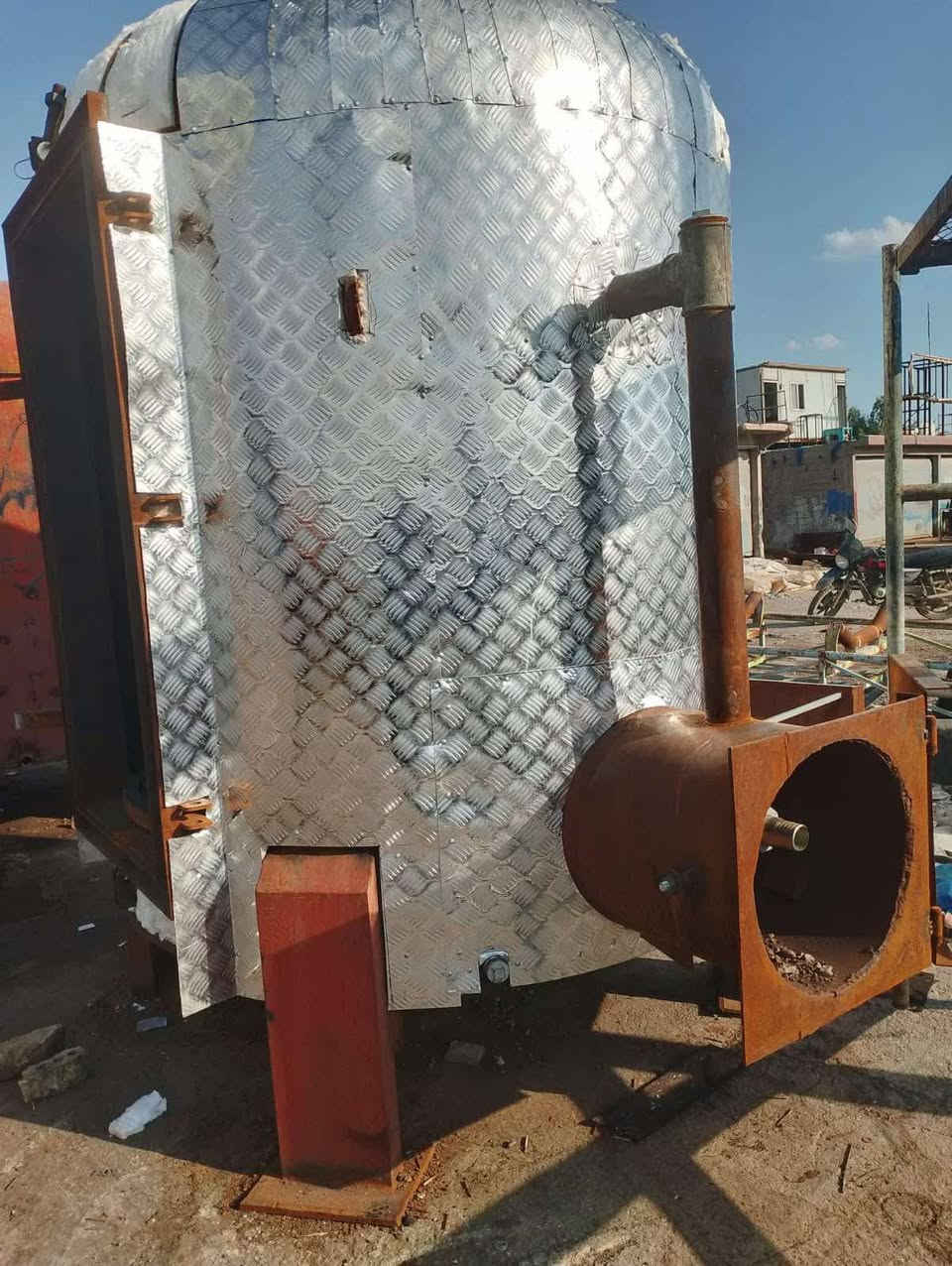 حدادة الشمري لكافة الأعمال الهندسية وتصنيع الخزانات وسايلوات الاسمنت وافران الفحم يوجد لدينا افران فحم مغلفه بعازل حراري وبدون عازل حسب الطلب للتواصل على الرقم التالي ***********
