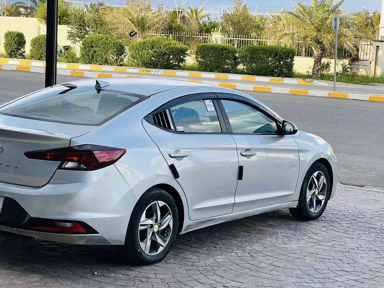 السلام عليكم 
للبيع بسعر مناسب جدا 
النترا 2020 امريكي 
ب 109 وبيها مجال بسيط 
حادثها بامريكا بيها ضربه بسيطه فوك الايت 
طارف بونيد وطارف الجاملغ بدون قطره داخل ورقم الشاصي بلمنشور 
وهنا بلعراق صار بيها شخط بين باب وجاملع ونصبغ والباقي مكفول شرط الفحص وين ميعجبك 
محرك 2000 دوش 
كير ومحرك شرط بدون عيب وبدون فتح 
صدر جديد 
تبريد ثلج 
تدفىه نار 
ويل كروم 
كشنات جلد تدفىه تبريد 
مثبت سرعه
رادار جانب 
كامره خلفيه 
شاشه كبيره 
حساس خلفي امامي 
وبيها هواي مواصفات بعد 
رقم اربيل سنويه مساقطه 
شرط التحويل والغرامات 
مكاني صلاح الدين تكريت 
ملاحضه ماكطع سعر بتلفون  شراي تعال وتشلع عيوني 
***********
