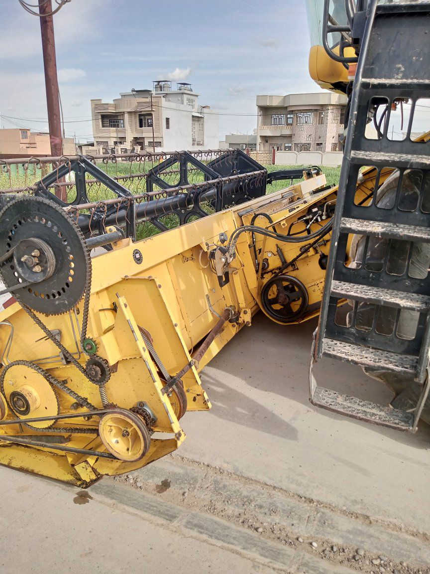 السلام عليكم للبيع حاصدات اثنين نيوهولند Cs حجم 540 دبل ادرام طبلة ٢٠فود حلك لعاب قفل اكسل والثانية تك ادرام طبلة 17فود المعمل هوه العنوان موصل قضاء الحمدانية رقم الهاتف ***********
