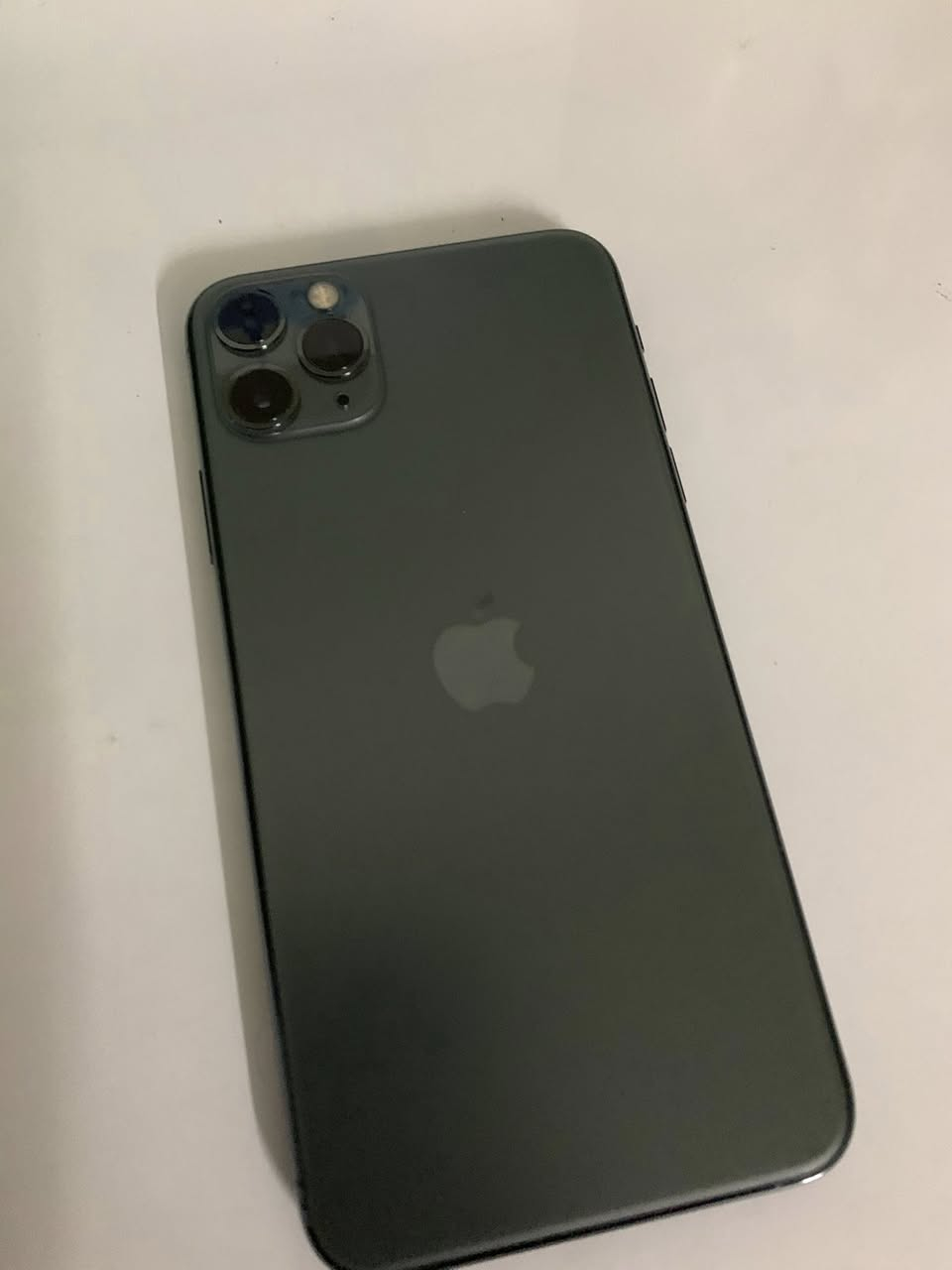 للبيع ايفون 11 برو ماكس الجهاز نضيف مبدل بطارية فقط وبطاريتة 89% ذاكره 512 كلشي بي شغال رايده 380 قفل 🔒الشراي يتواصل ***********
