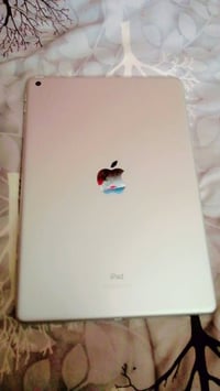 آيباد 9 • ٦٤ • كسر بالحساس